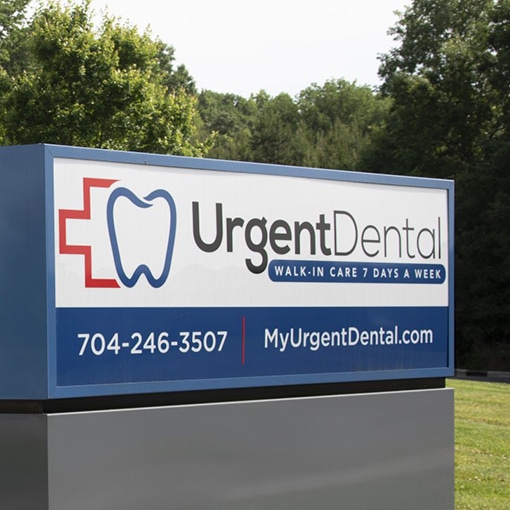 Urgent Dental logo